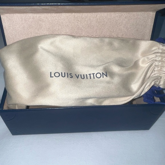 IN PERFECT CONDITION- rare discontinued Louis vuitton Grease Mask sunglasses. - Picture 1 of 3